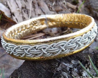 Sami jewels bracelet KRAKA | North Sapmi Lapland cuff | Reindeer leather | Pewter braid | Antler button closure