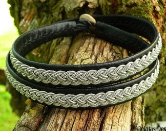 Sami double wrap bracelet | ASGARD | Nordic native jewelry | Laplander reindeer leather | Pewter braid | Antler closure