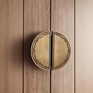 Tirador de armario de latón, tirador de armario semicircular de bronce antiguo.