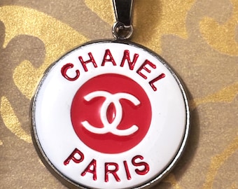 Medallón de botón reciclado