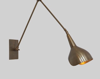 Aplique de pared articulado de latón hecho a mano, lámpara de pared ajustable de estilo moderno de mediados de siglo