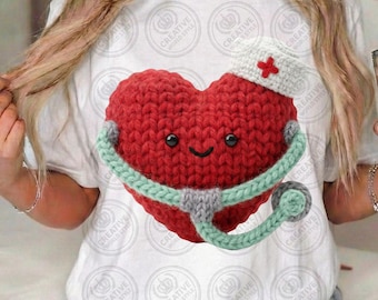 Enfermera San Valentín PNG, Corazón de ganchillo falso, Estetoscopio bonito, Camiseta de enfermera, Regalo para estudiantes de enfermería, Amigurumi de punto 3D, Enfermera escolar DTF