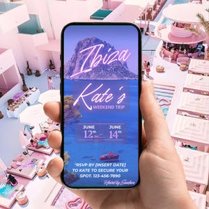 Op de afbeelding: Een smartphone toont een uitnodiging voor "Ibiza Kate's Weekend Trip". Het scherm toont een eilandlandschap met de data 12 en 14 juni. De uitnodiging bevat ook RSVP-details en een telefoonnummer.