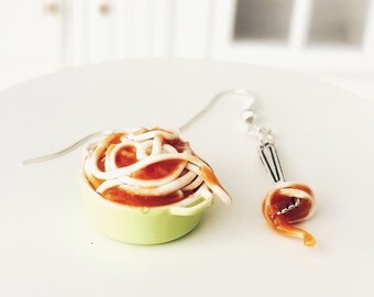 Italian Food Spaghetti Earrings - Kawaii Earrings - Spaghetti Earrings - Italian Food Jewelry - spaghetti and sauce Earrings