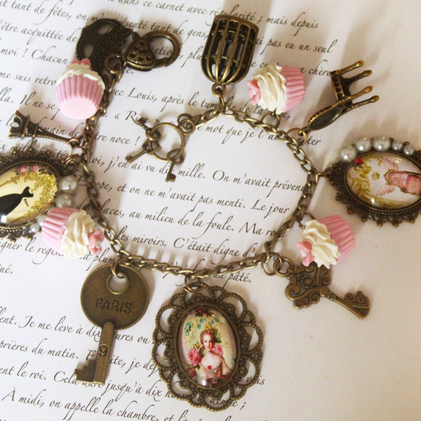 Bracelet Tea Party- Bracelet Marie Antoinette- Laissez-les manger des gâteaux - Bracelet Cupcakes roses - Bijoux alimentaires miniatures - Bracelet porte-clés