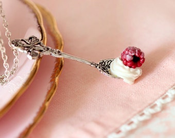 Collier framboise - pendentif framboise réaliste - collier mets sucré - collier nourriture en argile - collier kawaii - bijoux culinaires