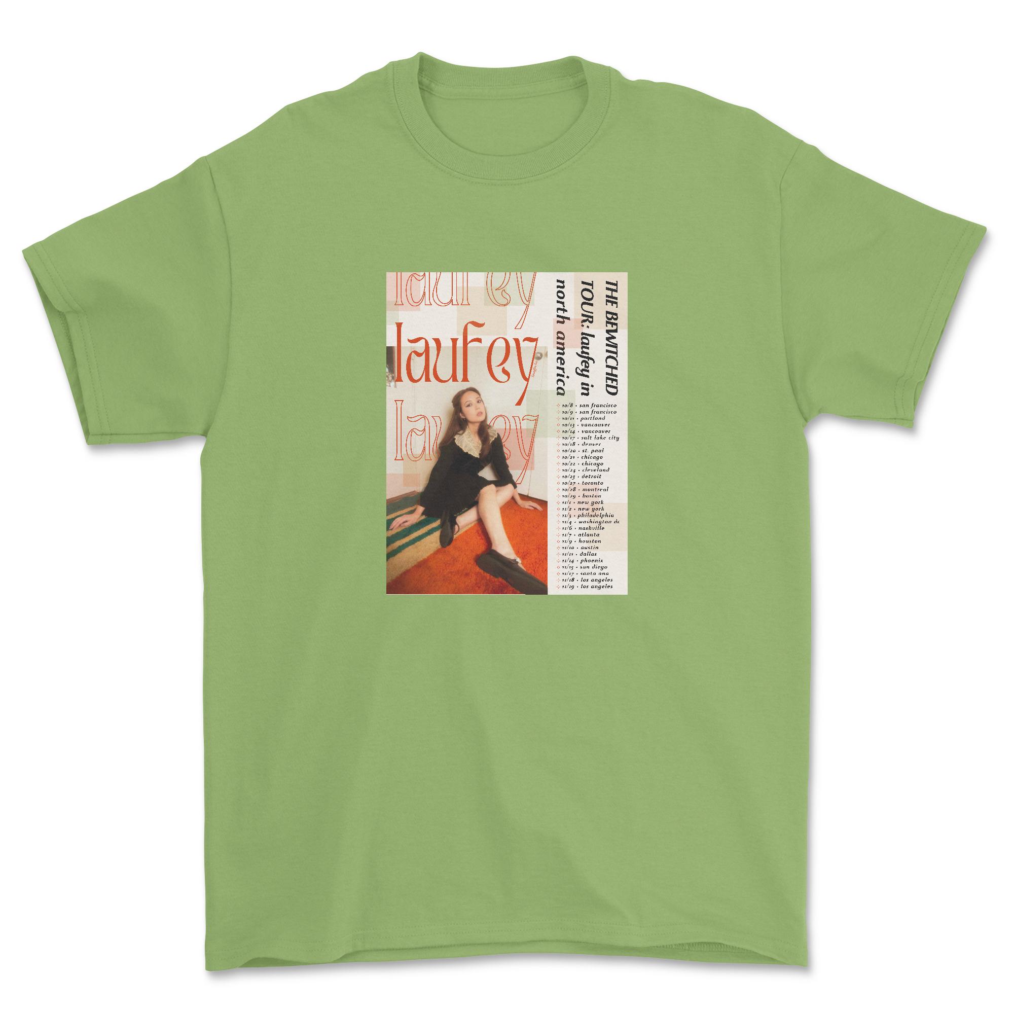 Laufey serenades Tシャツ