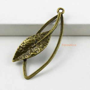 20Pcs Antique Brass Leaf Charm Leaf Pendant 40x16mm (PND429)