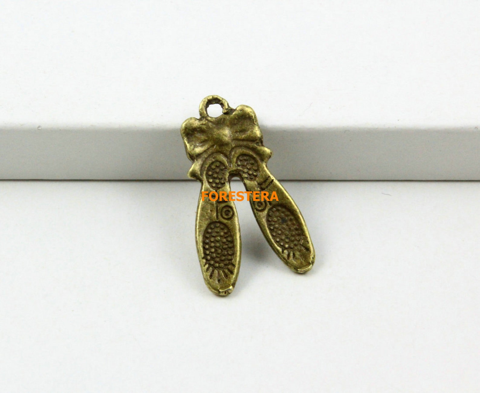 50pcs antique brass bowknot charm bowknot ballet shoes pendant 20x12mm (pnd765)