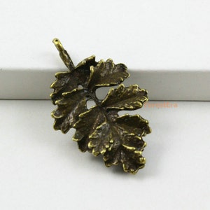 20Pcs Antique Brass Leaf Charm Leaf Pendant 31x18mm (PND443)
