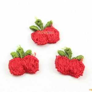20 stycken äppelspetsapplikation röd terylen broderad spetslapp 1,5x1,5 cm (LACE185)