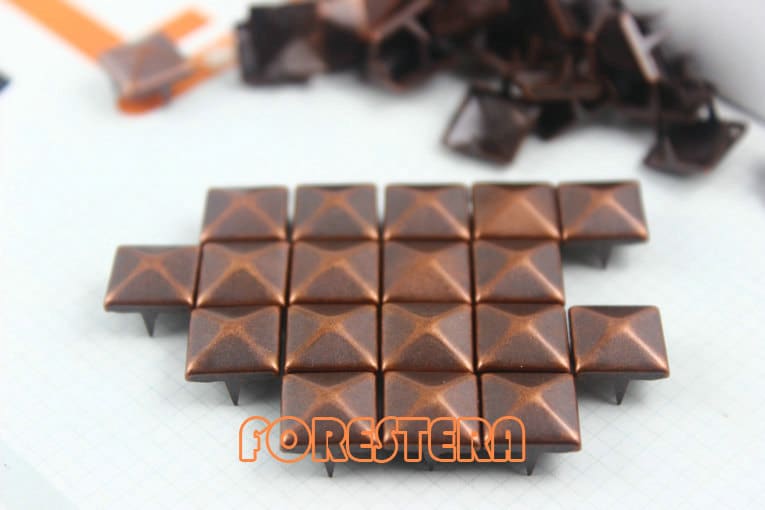 10mm Antieke koperen piramide Stud Punk Rock Leathercraft Stud (CP10)