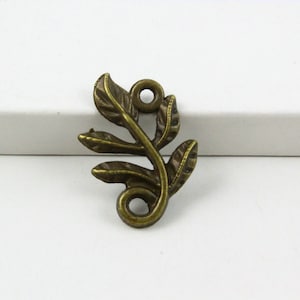 20Pcs Antique Brass tree leaf Charm tree leaf Pendant leaf connector 21x15mm (PND484)