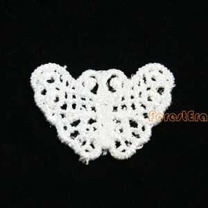 20 stuks witte kant Appliques Floral Geborduurde Patches Butterfly Patches 28x20mm (LACE34-25211)