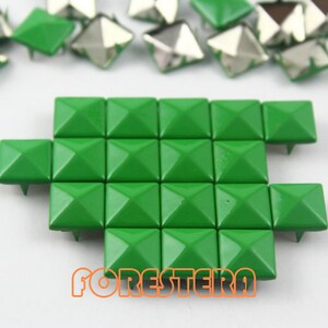 100Pcs 10mm Green Color PYRAMID Studs (CP-6037-10)