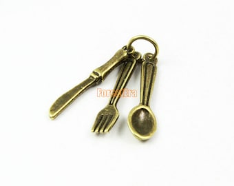 20Pcs Antique Brass Knife Fork Spoon Charm Knife Fork Spoon Pendant 24mm (PND889)