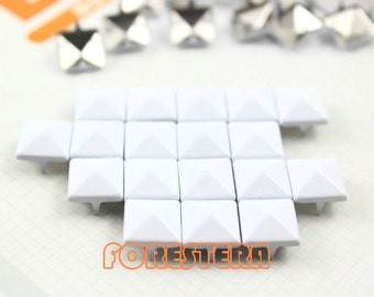 200Pcs 10mm White Color PYRAMID Studs (C-WH10)