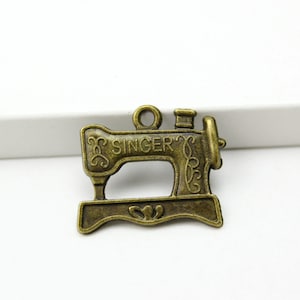 20Pcs Antique Brass sewing machine Charm sewing machine Pendant 20x18mm (PND336)