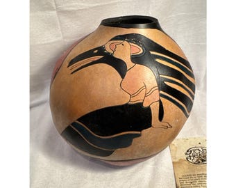 Calabaza pintada de Stone Heat Studio, firmada por una mujer nativa americana, 9.5" x 10.5"