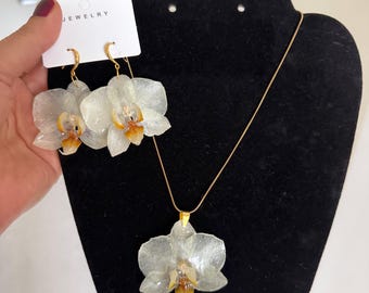Real Orchid Necklace – Handmade Resin Botanical Jewellery, Stainless Steel Chain