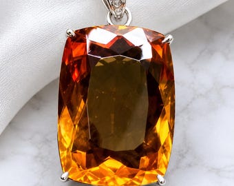 Zultanit - Farbwechsel Anhänger in silberfarbener Fassung - Handgefertigter Schmuck im Vintage-Stil