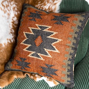 Kissenbezug in Ethno-Rot und Blau, 45x45 cm – Vintage-Kissen im Bohème-Stil