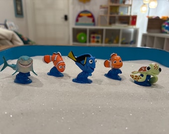 Disney Pixar Finding Nemo Mini Figure Set | Official Licensed Character Figures | Sandtray Therapy Miniatures | Play Therapy Tools