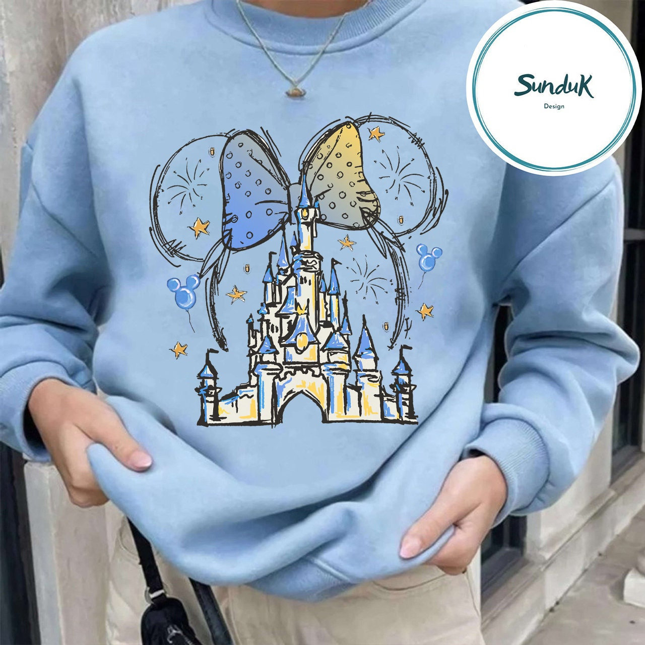 Discover Disney Magic Kingdom Cinde Castle Sweatshirt