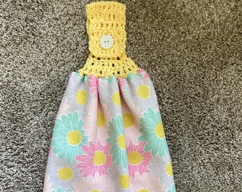 かぎ針編みトップタオル - 花柄 - 春の花柄 - 楽しい花柄 - デイジー柄 - 冷蔵庫タオル - 吊り下げ式キッチンタオル - 両面使用可能