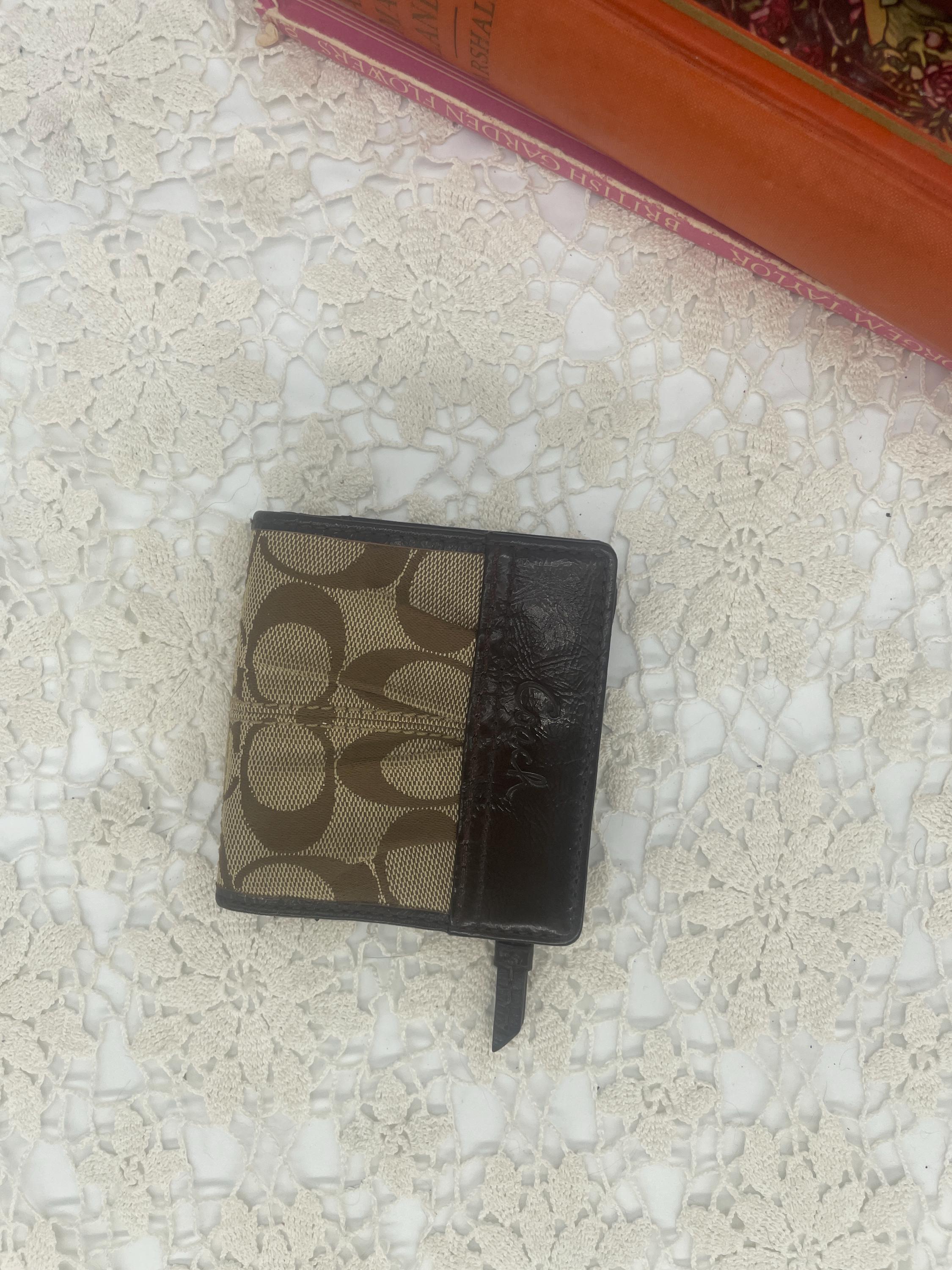 Vintage Coach Signature Mini Pleated Bifold Wallet - Style 42815