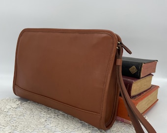 New 80s Vintage Coach Zip Top Carry All Leather Clutch 9972
