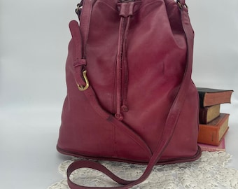 ショルダーバッグ Vintage Coach Feed Sac Duffle Red USA 90's Coach Leather XL Duffle Sac Feed Bag USA – MCA VINTAGE REVIVAL