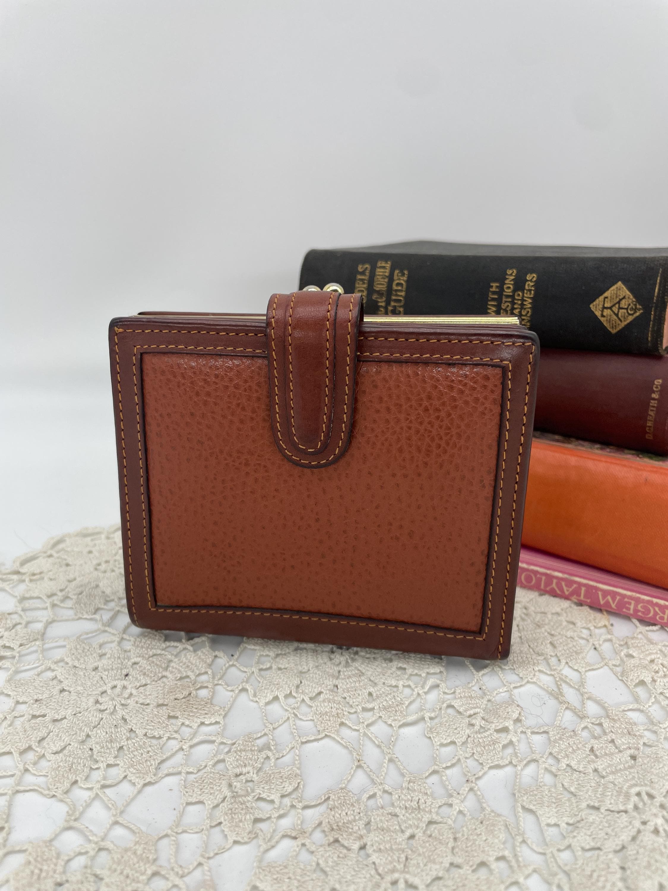 Coach 65th Turnlock Bifold wallet ブラウン Coach Brown Turnlock Wallet - Etsy