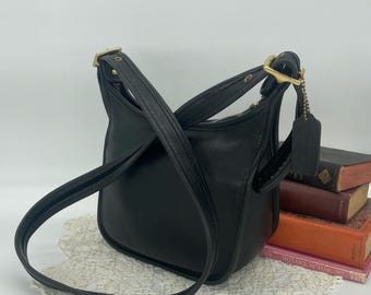 Vintage Coach Legacy Black Leather Flap Shoulder Bag F14742 Brass