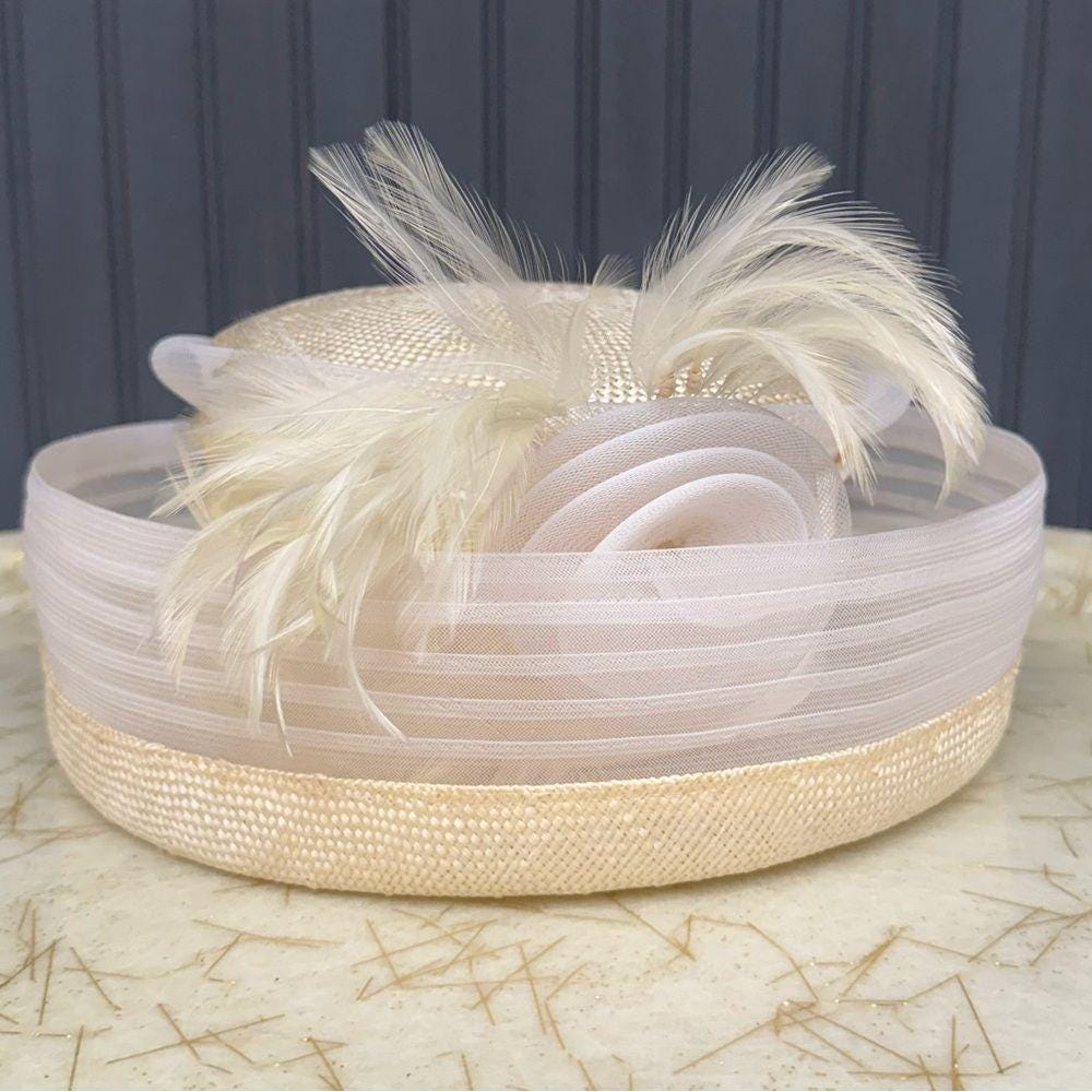 Vintage 1960s Sandra New York cream fascinator straw hat with pink bow and tulle Fifi Fascinator - Vibrant Two-Tone Lightweight Kentucky  main image 2