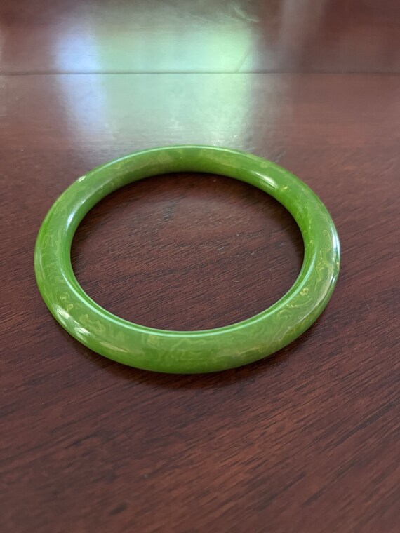 Vintage Bakelite Bangle Bracelet Green Marble - image 7