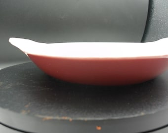 Vintage Hall China #433 Rödbrun Fransk Räkftad Äggform / Bakform Mitten av Århundradet Keramik Gryta Bakare - Burgandy Hall Pottery