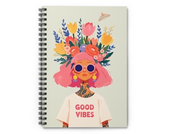 Cuaderno de espiral con ilustración de Good Vibes Girl / Corona floral, cabello rosa, rayado