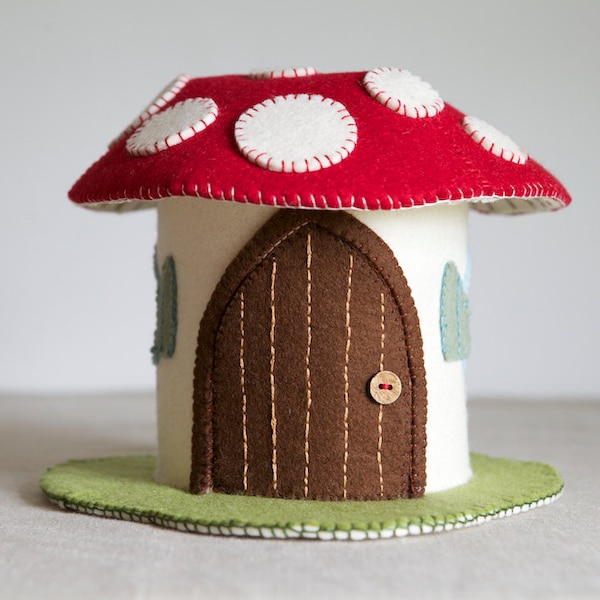 WZÓR DO SZYCIA W PDF - Wzór do szycia domku z filcu Toadstool - Wzór do samodzielnego wykonania domku do zabawy Mushroom - Samouczek na temat miękkiej zabawki Toadstool Fairy House