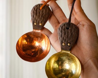 Personalized Copper Coffee Scoop with Leather Strap, Hand Hammered Espresso Bean Spoon, Custom Engraved Coffee Measure, Artisan Coffee Gift