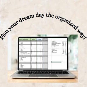 Op de afbeelding: Afbeelding van een laptop met een spreadsheet, met overliggende tekst. De tekst somt functies op zoals een budgetplanner en gastenlijstorganisator. De zin "Plan je droomdag op een georganiseerde manier!" is ook aanwezig.