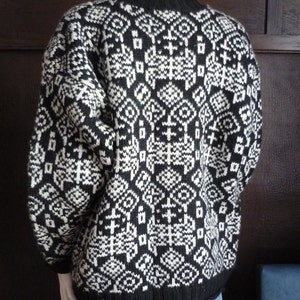 Vintage 80s Club Monaco sweater, black off-white wool, funky geometric design pullover, chunky knit image 3