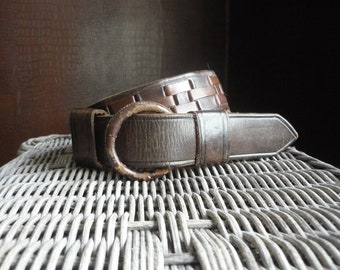 Distressed leather belt with round leather buckle / vintage two-tone “woven” dark brown belt / fits up to size 37” waist or hip