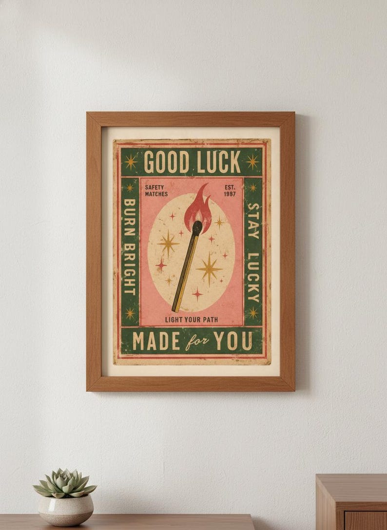 Vintage Matchbox-tryck, lycka till-affisch, retro tändstickskonst, trendig barvagnsdekor, eklektisk väggkonst, dopamindekor, digital nedladdning bild 1