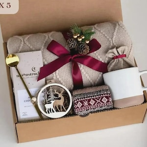 Hug In A Box, Encouragement Gift, Mom Gift Set, Hygee Gift Box, Thinking Of You Box, Cozy Care Package, Self Care Basket, Blanket Gift Box