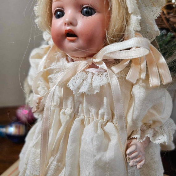 ANTIQUE GERMAN BISQUE DOLL MARKS