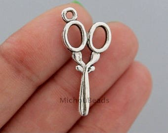 5 Antiqued Silver SCISSORS Charm - 30mm Quilting Sewing Fashion Pendant Findings - Usa DIY Jewelry supplies - Instant Ship - 6614