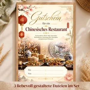 Könnte beinhalten: Ein rechteckiger Gutschein in einem Holzrahmen mit dem Text Gutschein für ein Chinesisches Restaurant. Das Design zeigt rote Lampions, Kirschblüten, Bambus und einen Tisch mit verschiedenen chinesischen Gerichten in Bambusdämpfern.
