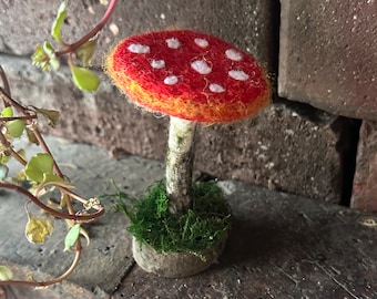 Nadel gefilzter Pilz - Feen Kunst - Pilz Kunst - Faser Kunst - Nadel gefilzte Wolle - Woll Kunst - Witchy - Hexen Kunst