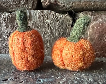 Pumpkins - Pumpkin - Autumn- Fall - Harvest - Halloween - Needle Felted - Needle Felting - Spooky - Witchy - Pagan - Altar